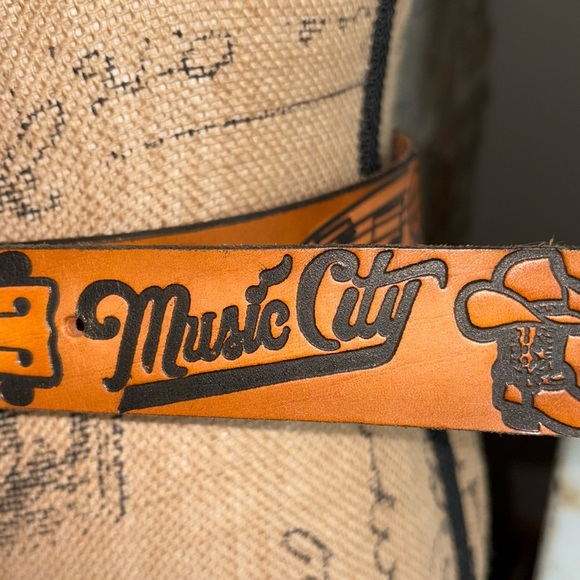 Brown leather Music City Nashville TN belt silver buckle boots cowboy guitar - Picture 1 of 15